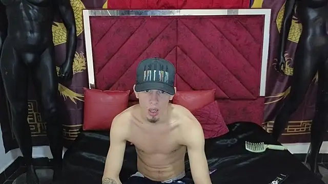 Snapshot of Pride_couple chatting on 11-02-25, 11:29 Pride couple online show from 11-02-25, 11:29