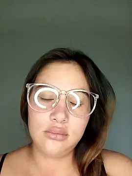 Snapshot of Natacha_02 chatting on 01-11-26, 07:02 Natacha 02 online show from 01-11-26, 07:02