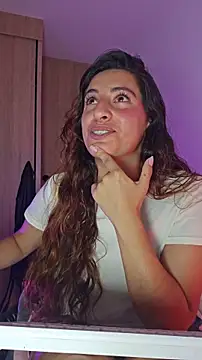 Meganthomson online show from 12-17-25, 02:28