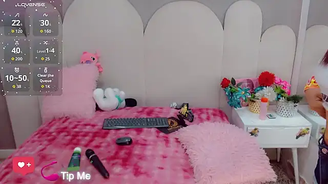 Snapshot of party_girl_skiny chatting on 06-15-26, 09:22 party girl skiny online show from 06-15-26, 09:22