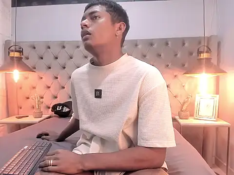 Snapshot of MorenitoDigno chatting on 10-21-25, 07:25 MorenitoDigno online show from 10-21-25, 07:25