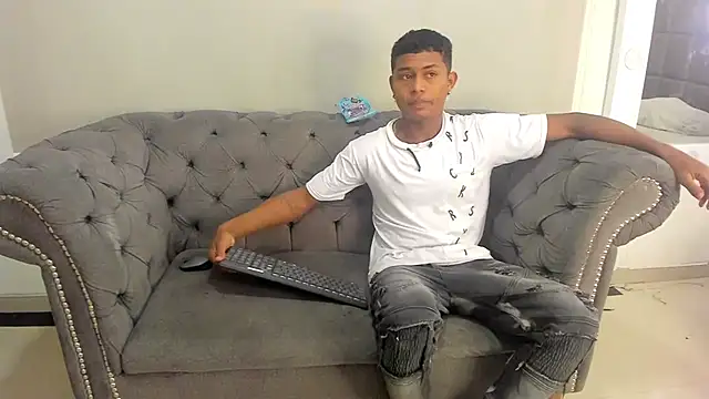 Snapshot of MorenitoDigno chatting on 11-10-25, 06:51 MorenitoDigno online show from 11-10-25, 06:51