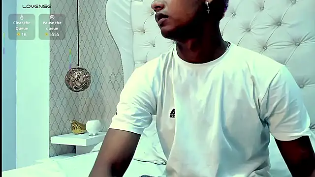 Snapshot of MorenitoDigno chatting on 01-10-26, 06:42 MorenitoDigno online show from 01-10-26, 06:42