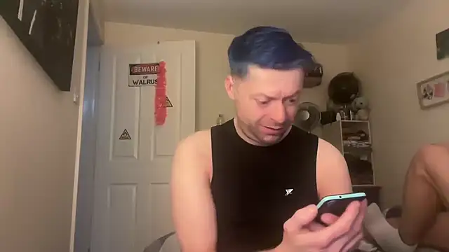 Snapshot of DelayedAnalog720 chatting on 12-18-25, 02:45 DelayedAnalog720 online show from 12-18-25, 02:45