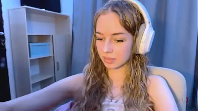 LunaCrave online show from 11-04-25, 11:20