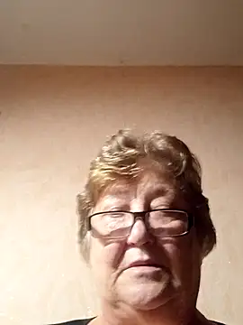 Snapshot of Katherine735 chatting on 10-31-25, 04:19 Katherine735 online show from 10-31-25, 04:19