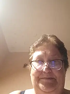 Snapshot of Katherine735 chatting on 05-17-26, 07:54 Katherine735 online show from 05-17-26, 07:54