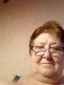 Snapshot of Katherine735 chatting on 06-08-26, 10:48 Katherine735 online show from 06-08-26, 10:48