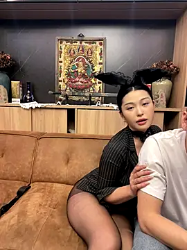 Snapshot of zhenzhen666 chatting on 11-06-25, 03:57 zhenzhen666 online show from 11-06-25, 03:57