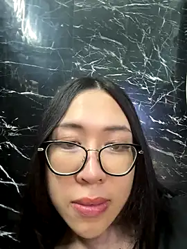 Snapshot of AnnieEma chatting on 10-20-25, 08:53 AnnieEma online show from 10-20-25, 08:53