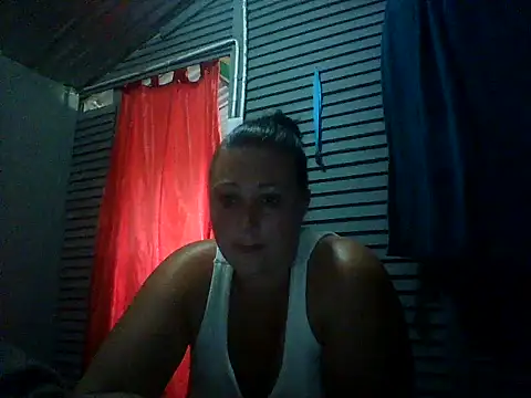 Snapshot of sweetjuicypeach123 chatting on 12-16-25, 11:26 sweetjuicypeach123 online show from 12-16-25, 11:26