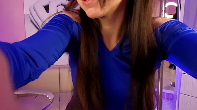 AkiraRH online show from 10-18-25, 10:49
