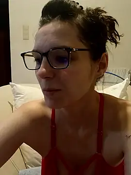 Snapshot of labellerose chatting on 01-13-26, 06:02 labellerose online show from 01-13-26, 06:02