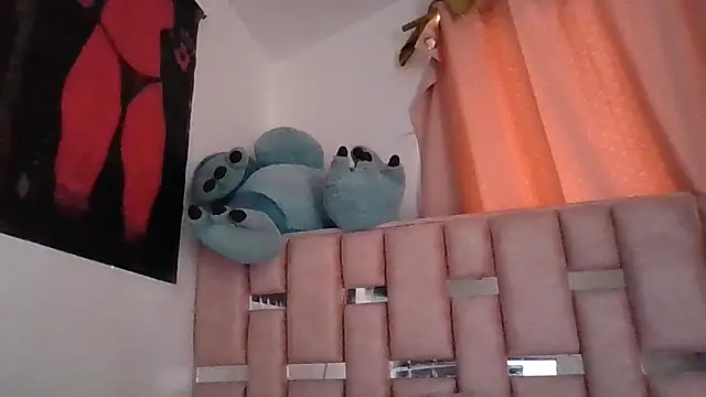 Snapshot of abby_moss_2 chatting on 11-11-25, 01:11 abby moss 2 online show from 11-11-25, 01:11