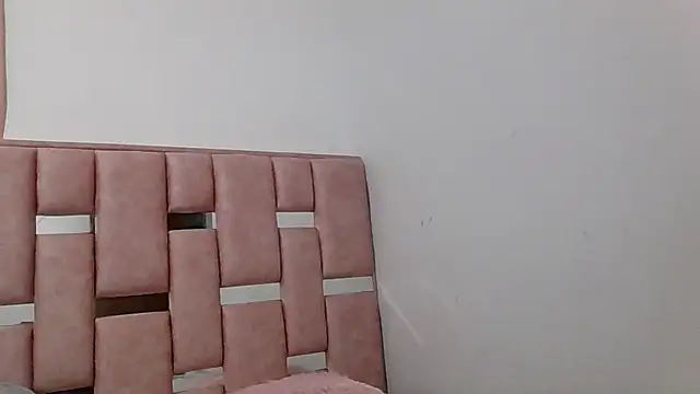 Snapshot of abby_moss_2 chatting on 12-16-25, 05:23 abby moss 2 online show from 12-16-25, 05:23