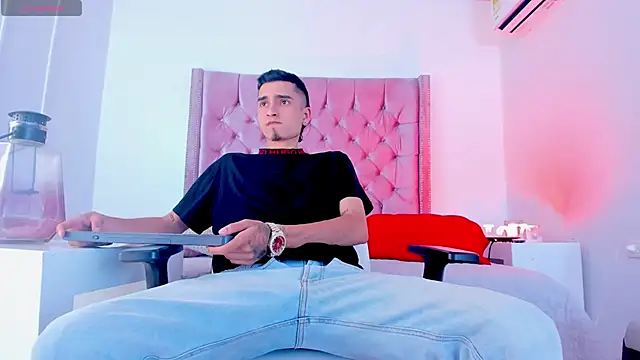 Ethan Boy  online show from 10-29-25, 07:26