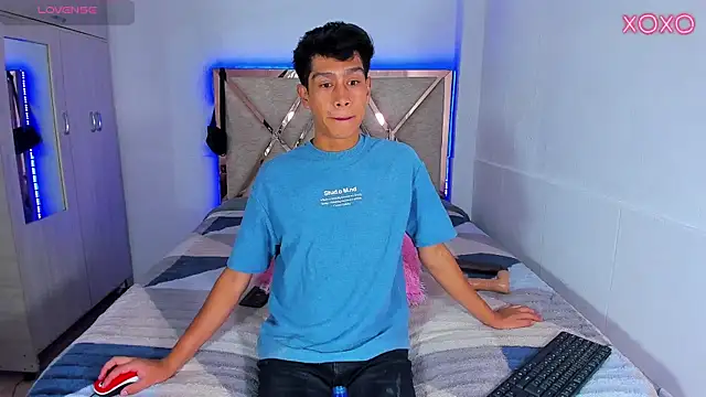 Snapshot of Jacovo2002 chatting on 10-12-25, 08:30 Jacovo2002 online show from 10-12-25, 08:30