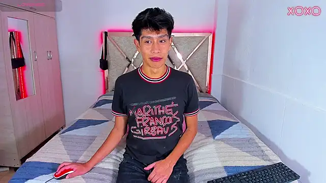 Snapshot of Jacovo2002 chatting on 10-15-25, 01:28 Jacovo2002 online show from 10-15-25, 01:28