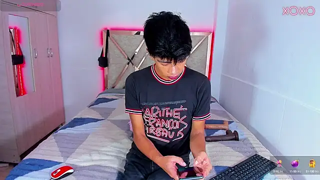 Snapshot of Jacovo2002 chatting on 10-15-25, 04:07 Jacovo2002 online show from 10-15-25, 04:07