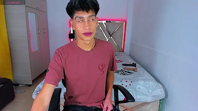 Snapshot of Jacovo2002 chatting on 10-20-25, 01:50 Jacovo2002 online show from 10-20-25, 01:50