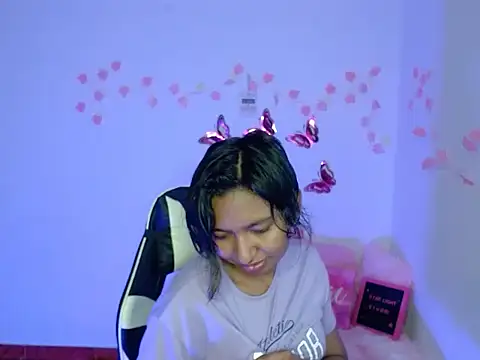 Snapshot of amber__666 chatting on 10-17-25, 12:47 amber 666 online show from 10-17-25, 12:47
