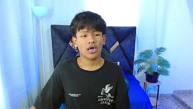 Felixcum18 online show from 10-15-25, 07:47