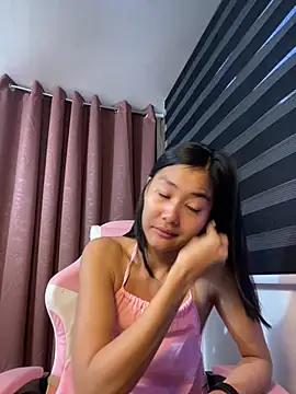 Snapshot of De_amore chatting on 11-20-25, 10:09 De amore online show from 11-20-25, 10:09