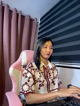 Snapshot of De_amore chatting on 11-21-25, 10:14 De amore online show from 11-21-25, 10:14