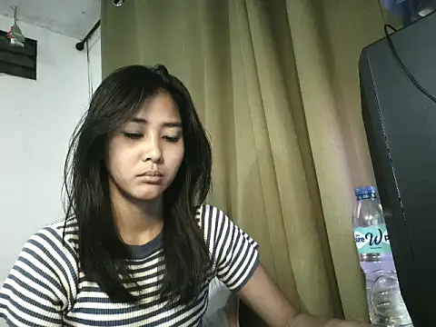 Snapshot of De_amore chatting on 06-25-26, 02:21 De amore online show from 06-25-26, 02:21