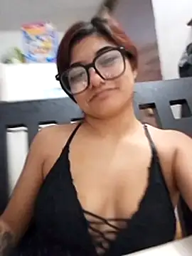 Snapshot of alisaram chatting on 12-20-25, 10:28 alisaram online show from 12-20-25, 10:28