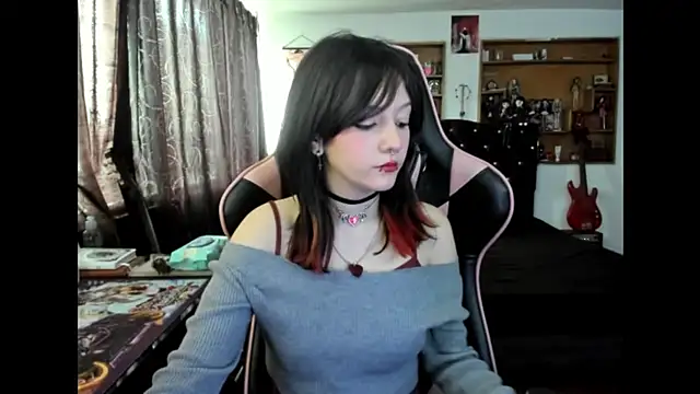 Maki Zein  online show from 11-12-25, 05:24