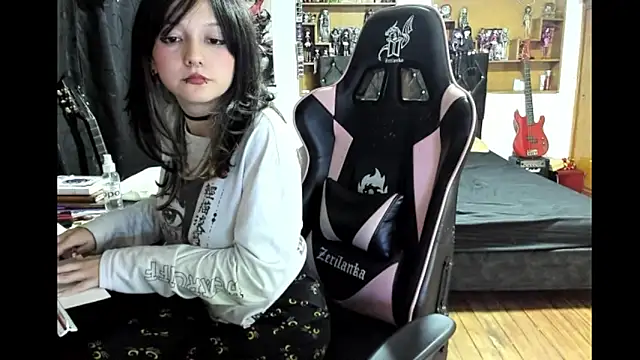 Maki Zein  online show from 02-13-26, 08:32