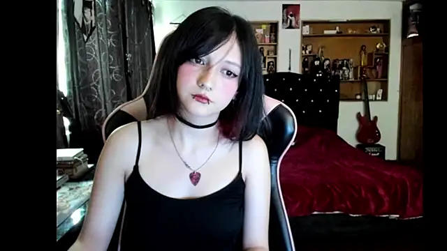 Maki Zein  online show from 04-14-26, 09:32