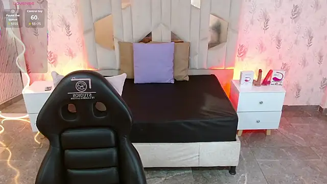 MARIANA TAY1 online show from 11-08-25, 03:07