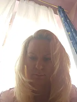 Snapshot of SlyLady chatting on 05-21-26, 06:31 SlyLady online show from 05-21-26, 06:31