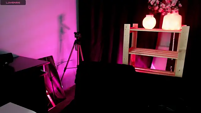 Snapshot of nikadinny chatting on 12-17-25, 12:27 nikadinny online show from 12-17-25, 12:27