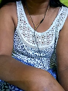Snapshot of tamil_kanaka chatting on 05-05-26, 04:37 tamil kanaka online show from 05-05-26, 04:37