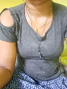 Snapshot of tamil_kanaka chatting on 06-19-26, 04:33 tamil kanaka online show from 06-19-26, 04:33