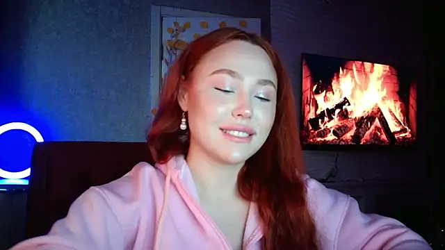 Snapshot of LolaMint_ chatting on 11-06-25, 11:55 LolaMint online show from 11-06-25, 11:55