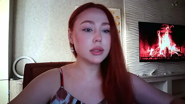 Snapshot of LolaMint_ chatting on 11-17-25, 10:32 LolaMint online show from 11-17-25, 10:32