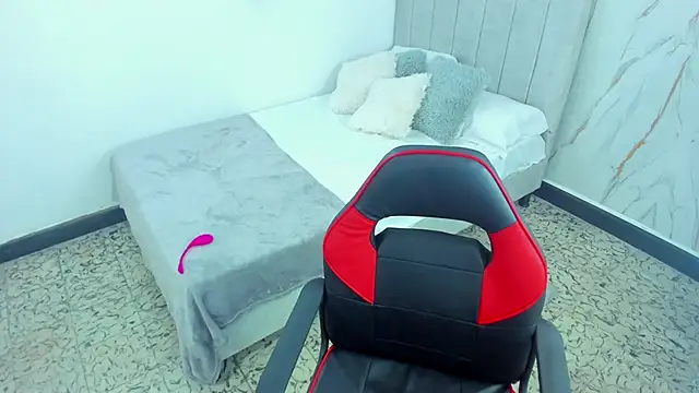 Amira mansour online show from 11-18-25, 07:29