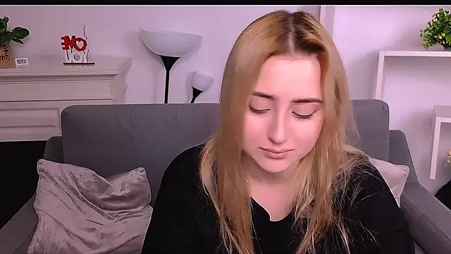 Lulu   Moon online show from 03-03-26, 10:04