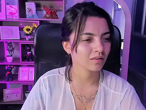 Liisaa Kiss online show from 11-28-25, 04:15