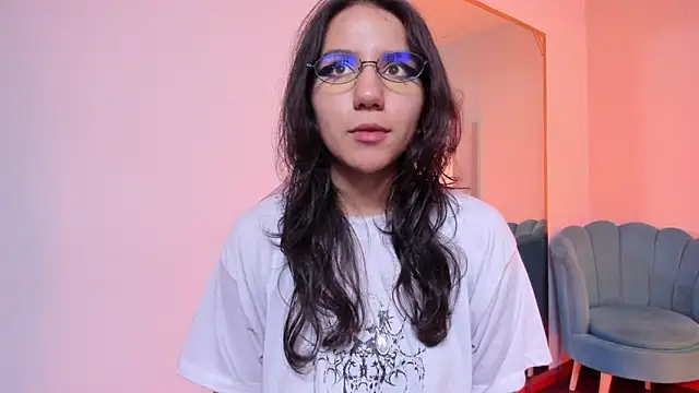 HollyPeach online show from 03-22-26, 05:49