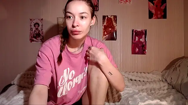 Snapshot of Daphne_Darkthorn chatting on 04-11-26, 11:03 Daphne Darkthorn online show from 04-11-26, 11:03