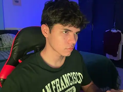 Im Camii online show from 04-15-26, 07:58