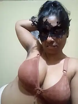 Snapshot of Expose_Queen chatting on 01-08-26, 05:04 Expose Queen online show from 01-08-26, 05:04