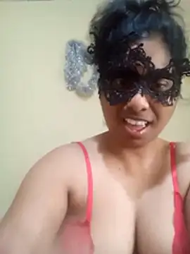 Snapshot of Expose_Queen chatting on 02-17-26, 06:32 Expose Queen online show from 02-17-26, 06:32