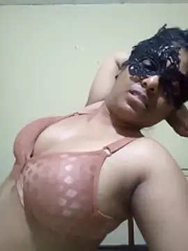 Snapshot of Expose_Queen chatting on 02-24-26, 05:22 Expose Queen online show from 02-24-26, 05:22