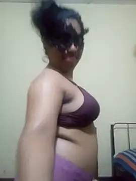 Snapshot of Expose_Queen chatting on 02-26-26, 04:17 Expose Queen online show from 02-26-26, 04:17